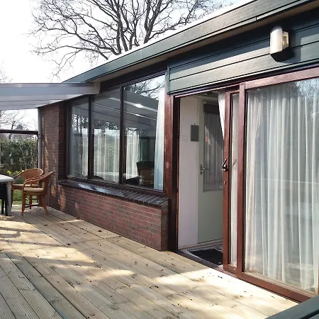 尤里卡休闲度假屋 * Sint Maartensvlotbrug