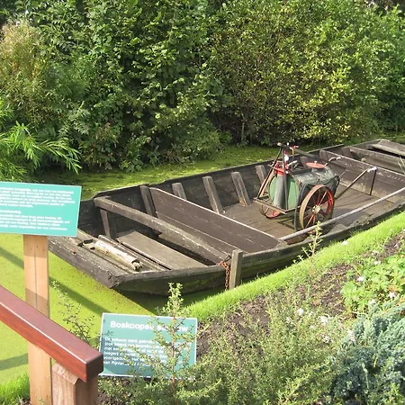 Recreatie Bungalow Eureka ホテル